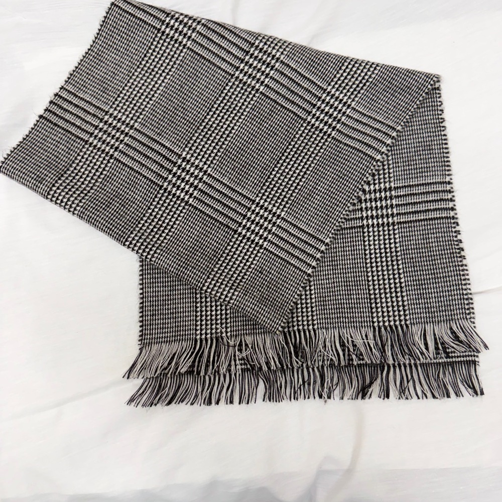 Cashmillion Plaid Fringe Scarf